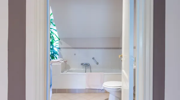 1770285748-16B) jachtkamer badkamer (1)